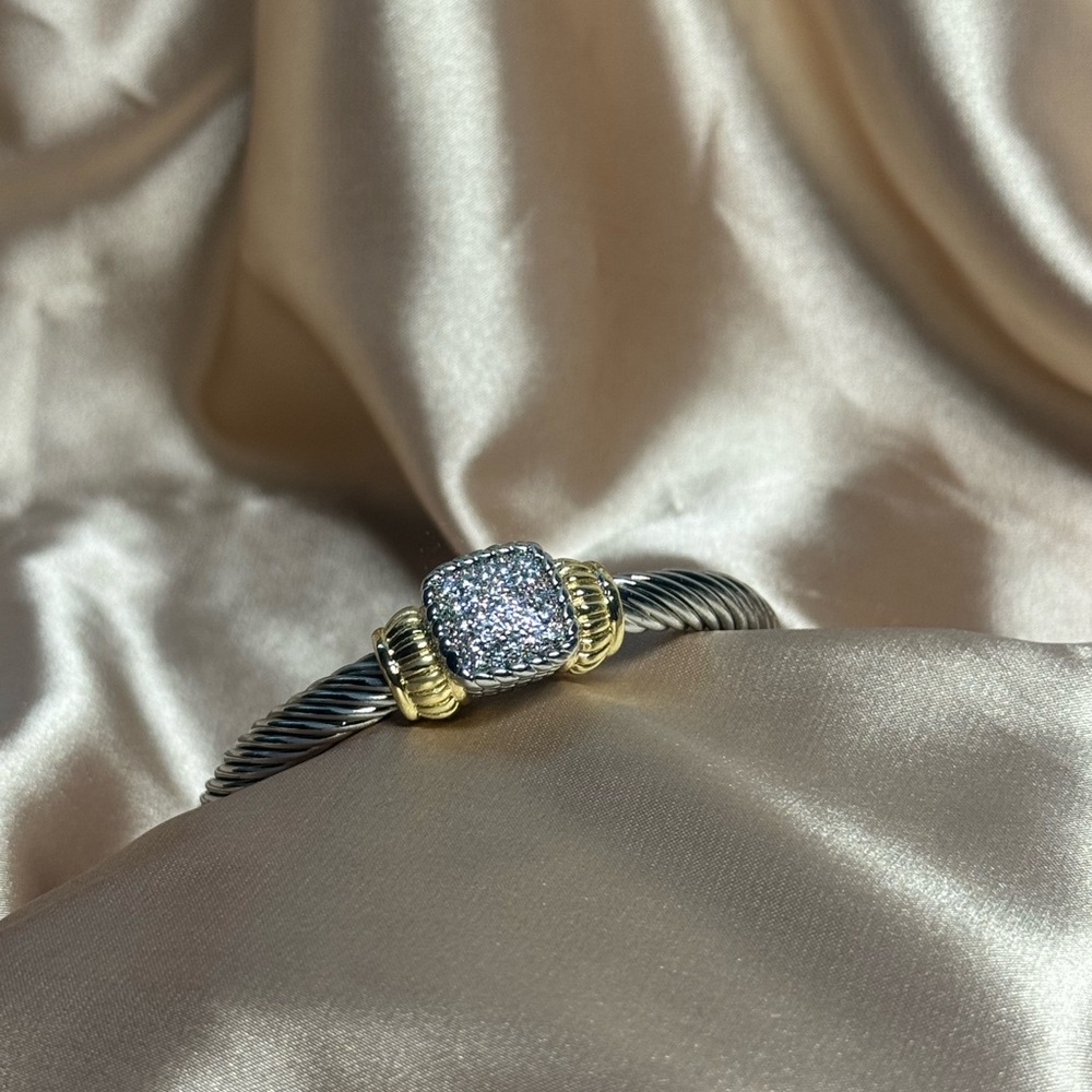 Elegant Silver and Gold Women's Bracelet - Picture 7 of 12
